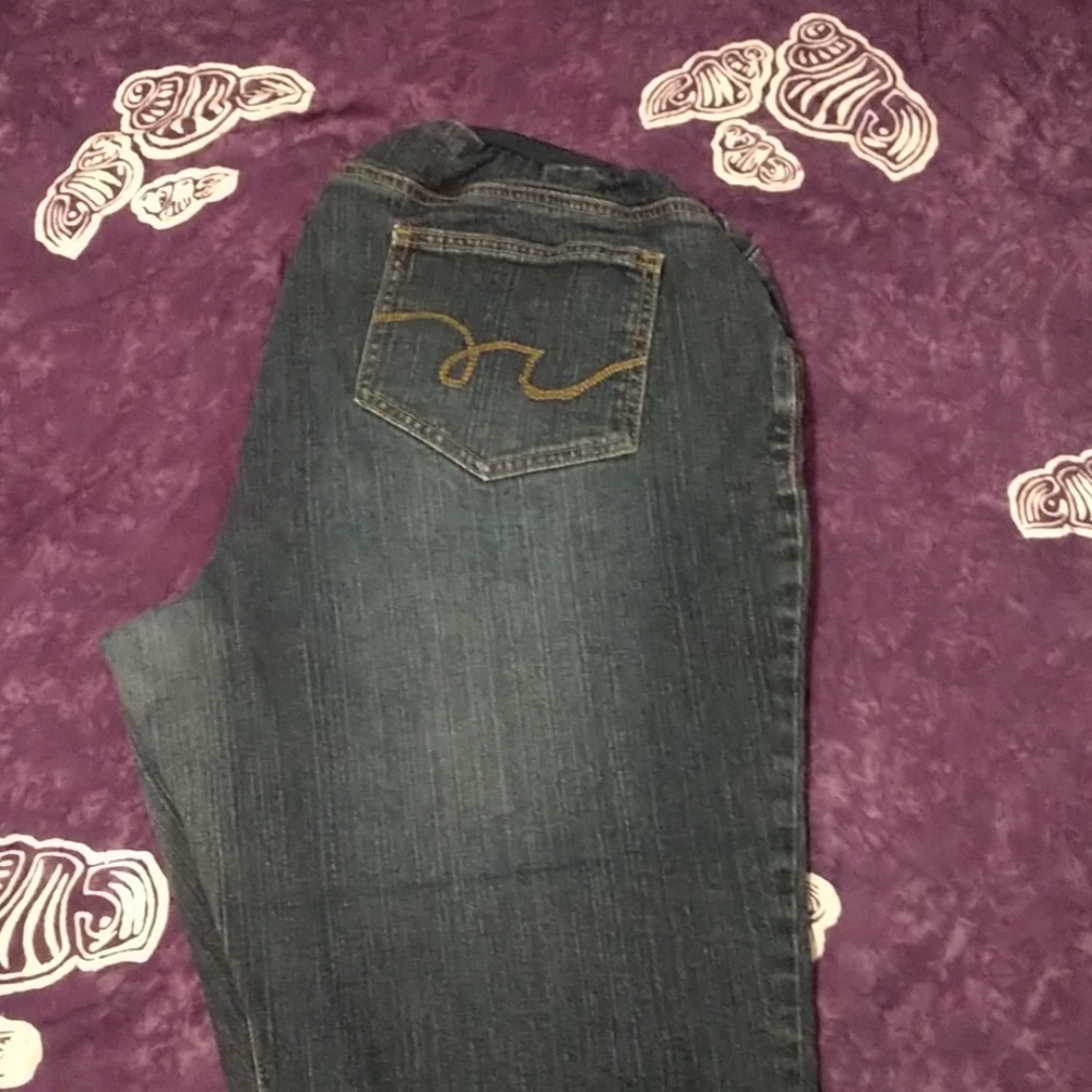 Maternity Capris - Picture 3 of 4